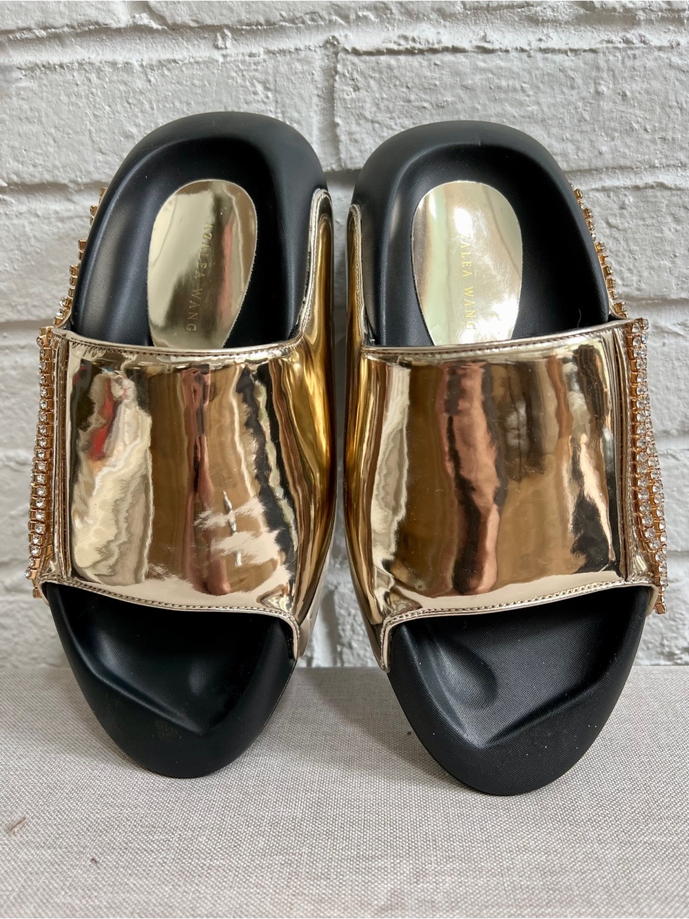 AZALEA WANG BUGGY SLIDE Black Gold Rhinestone unique curved Flatform Rubber base - Picture 4 of 16